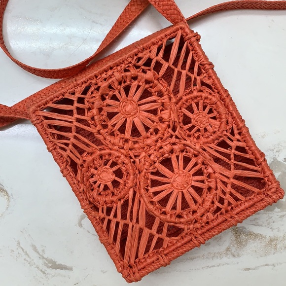 SOLD! Woven box purse - Picture 2 of 4